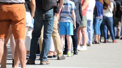 Tłumy w centrum handlowym. Wszystko przez chiński sklep