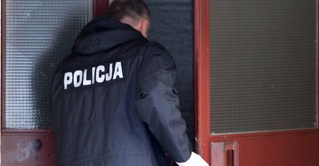 Sąsiadka była w szoku. W nocy zapukały płaczące dzieci