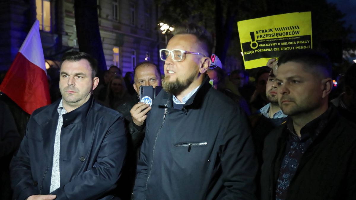 Protest przedsiębiorców rozpoczął się o godzinie 16, a zakończył ok. 1:30 w nocy 