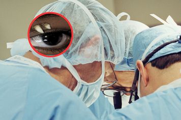 Zgłosił się do szpitala z obrzękiem powieki. W oczodole znaleźli ząb