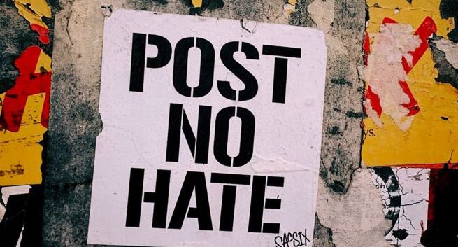 W Japonii zwiększono kary za internetowy hejt. Za obrażanie grozi do roku więzienia