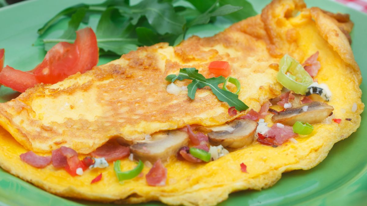 Tak zrobisz najlepszy omlet z dwóch jajek