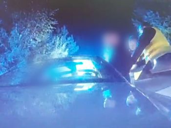 Krosno: Szaleńcza ucieczka sportowym audi. Kierujący na zakazie, w aucie maczeta, siekiera i gaz