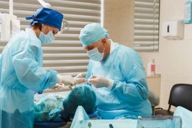 Chirurgia stomatologiczna - czym się zajmuje, badania, znieczulenia, zagrożenia