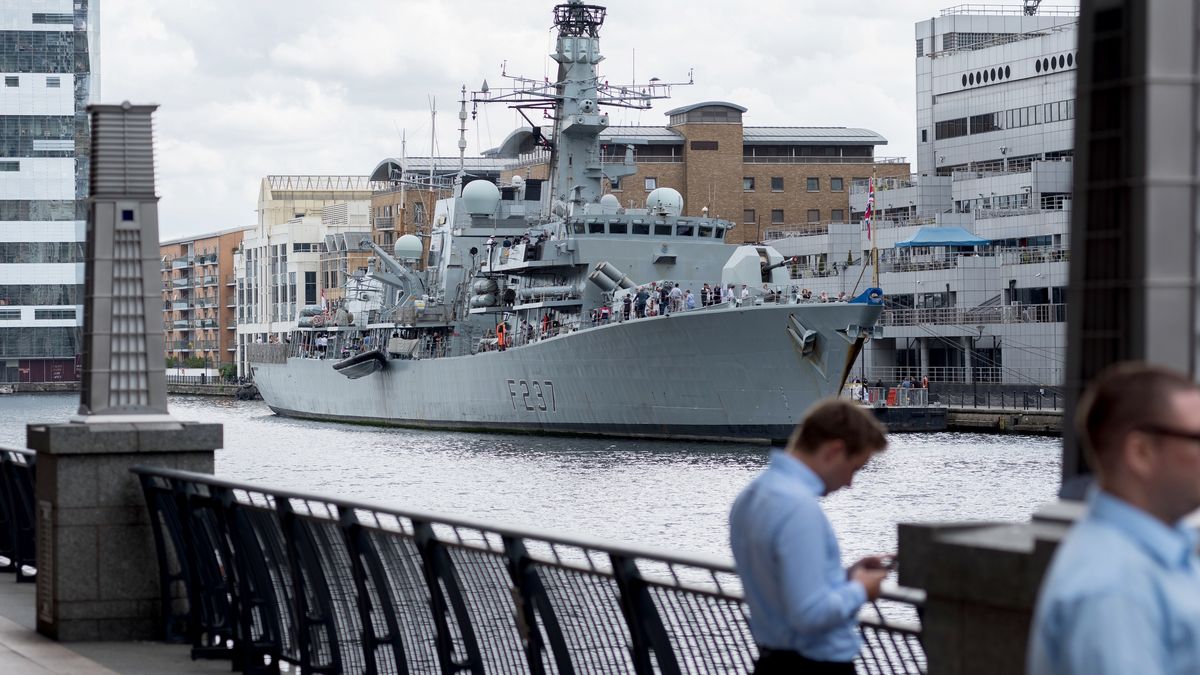Fregaty typu 31 mają zastąpić część starszych fregat 23 - na zdjęciu okręt z tej rodziny, HMS Westminster, podczas wizyty w Londynie w 2019 roku