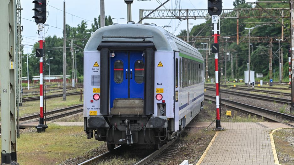 Kolejny sabotaż? Pociągi znów stanęły