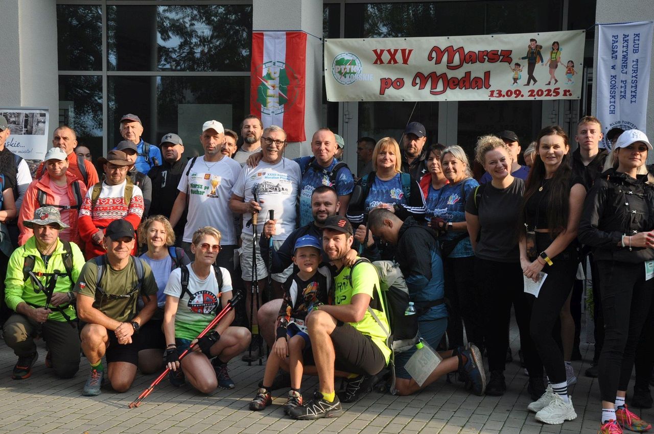 Końskie: 250 piechurów wyruszyło sprzed Koneckiego Centrum Kultury