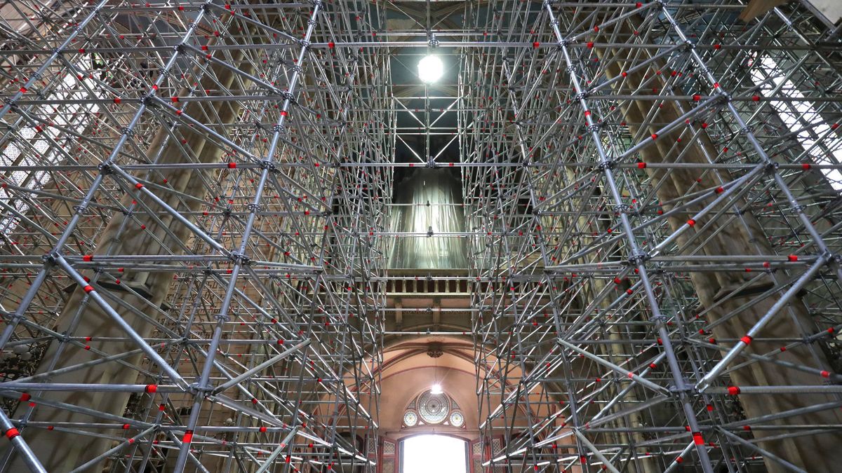 Zdjęcie dnia. Gigantyczne rusztowanie w uszkodzonej trzęsieniem ziemi kaplicy w Chorwacji 1