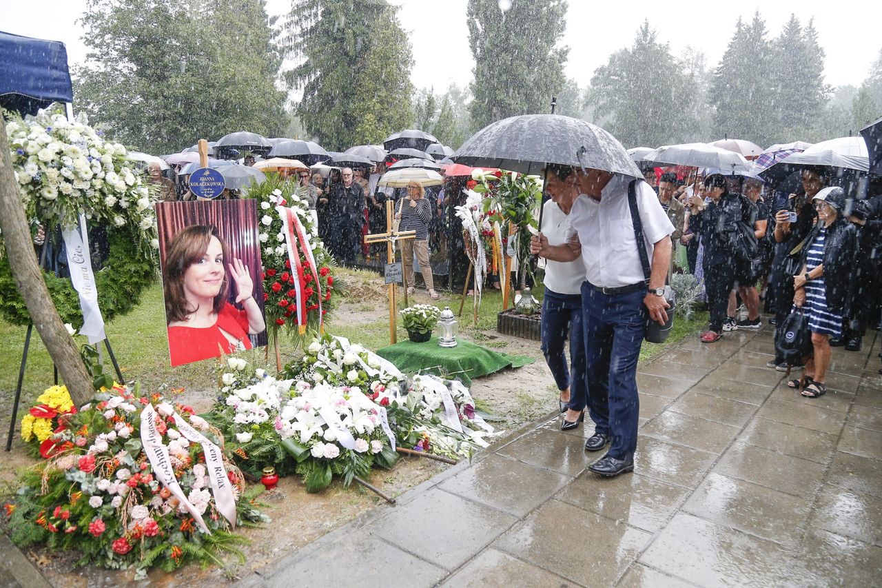 Edyta Bartosiewicz na pogrzebie. Pokazała ulewę podczas przemowy siostry Kołaczkowskiej
