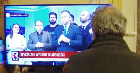 Bank wycofuje reklamy. "Nie wspieramy tej stacji"