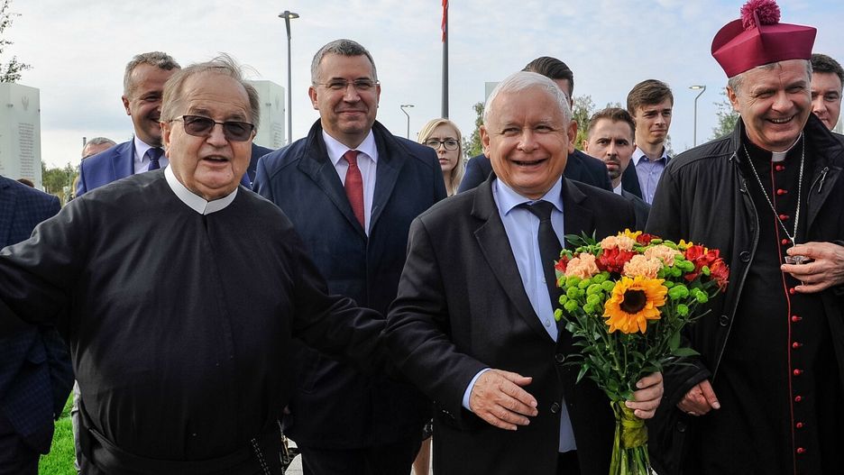 XII Dzi?kczynienie w Rodzinie w ToruniuFOTO. PIOTR LAMPKOWSKI/SUPER EXPRESS, ODSLONIECIE I POSWIECENIE POMNIKA UPAMIETNIAJAOEGO UKRAINCOW, KTORZY RATOWALI POLAKOW Z RZEZI WOLYNSKIEJ, N/Z: (L-P) TADEUSZ RYDZYK, JAROSLAW KACZYNSKI, TORUN, 05.09.2020 WSZYSTKIE ZDJECIA NA HTTP://AGENCJA.SE.COM.PLPIOTR LAMPKOWSKI/SE/EASTNEWS