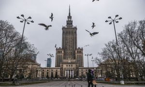 Jedna z najszybciej rozwijających się gospodarek regionu. Nowy raport o Polsce