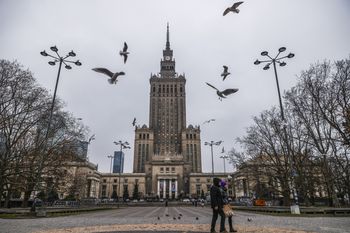 Jedna z najszybciej rozwijających się gospodarek regionu. Nowy raport o Polsce