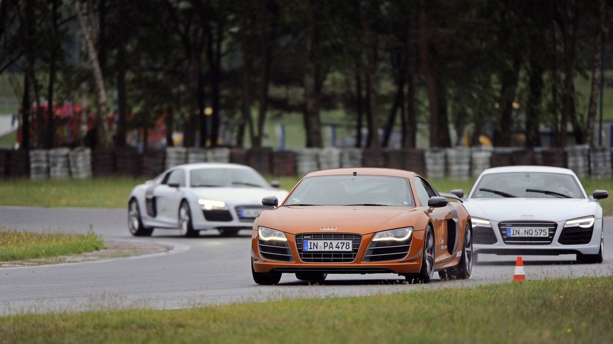 Tor Poznań to jedno z nielicznych miejsc w Polsce gdzie można poszaleć sportowymi autami