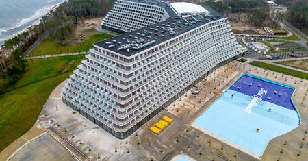 Nowe ustalenia ws. hotelu Gołębiewski w Pobierowie. "Na otwarcie w czerwcu nie ma szans"