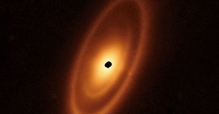 Tego jeszcze nie widzieliśmy. Zderzenie planetoid przy innej gwieździe