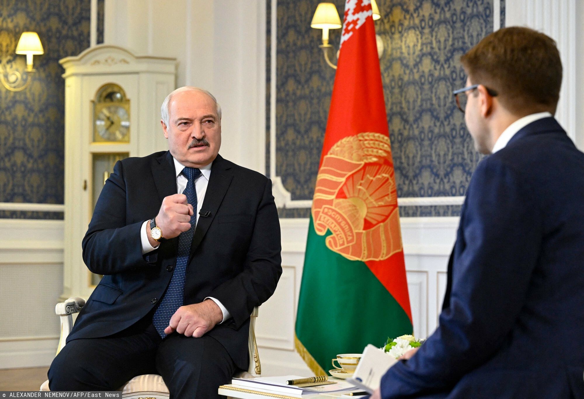 Aleksandr ?ukaszenka udzieli? wywiadu agencji AFP
Belarus' President Alexander Lukashenko gives an exclusive interview to Agence France-Presse (AFP) at his residence, the Independence Palace, in the capital Minsk on July 21, 2022. (Photo by Alexander NEMENOV / AFP)
ALEXANDER NEMENOV