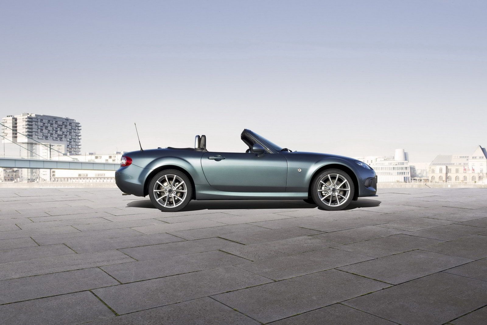 2013 Mazda MX-5 - kultowy roadster po kuracji odmładzającej [galeria] 3