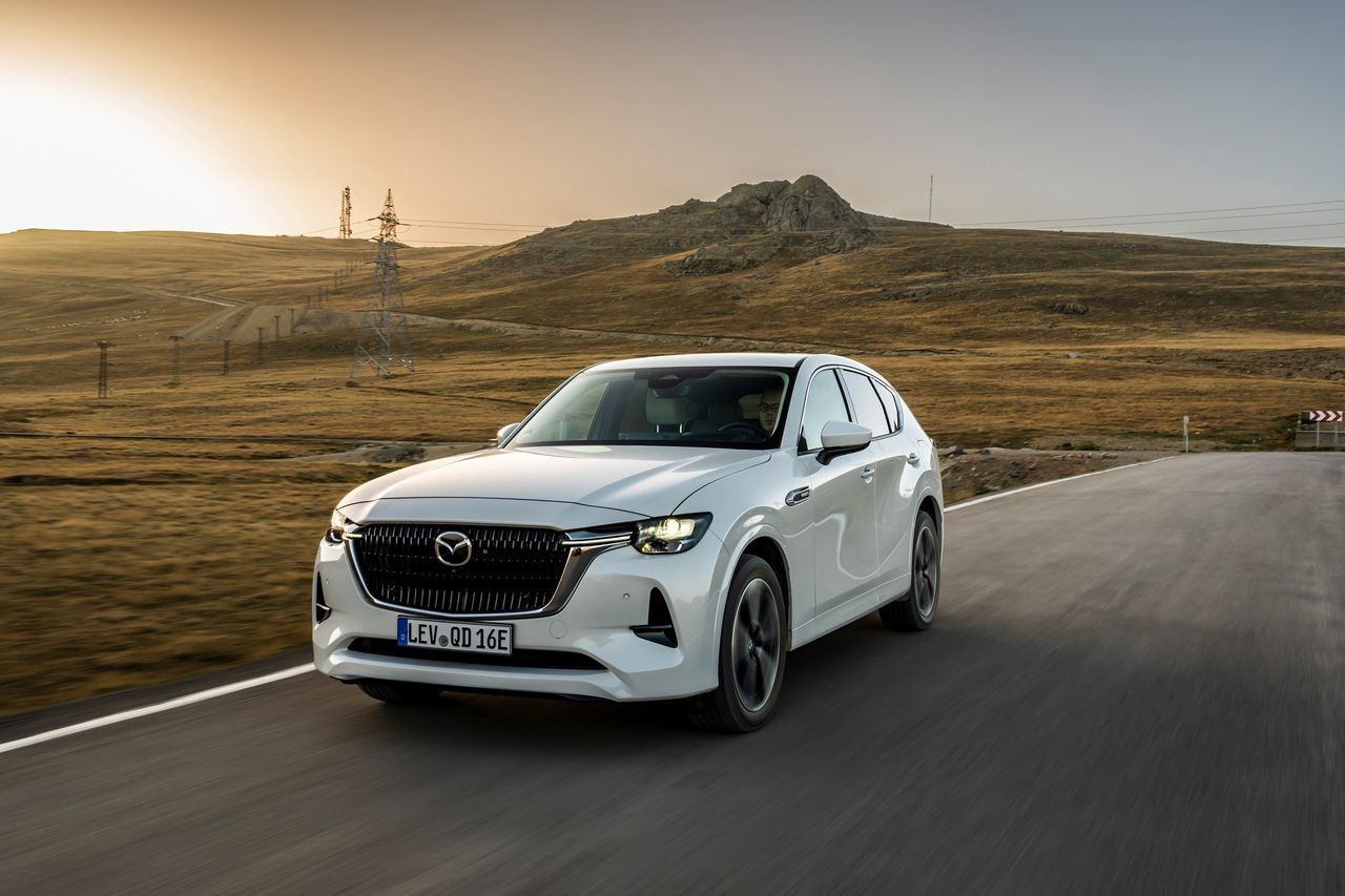 hybrydowa Mazda CX-60 z silnikiem e-SKYACTIV PHEV 
