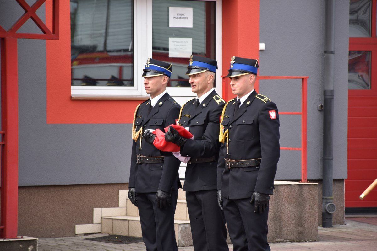 W piątek, 16 maja na placu Komendy Miejskiej Państwowej Straży Pożarnej w Kaliszu odbył się uroczysty apel z okazji Dnia Strażaka. Była to okazja do nadania odznaczeń i stopni służbowych kaliskim strażakom