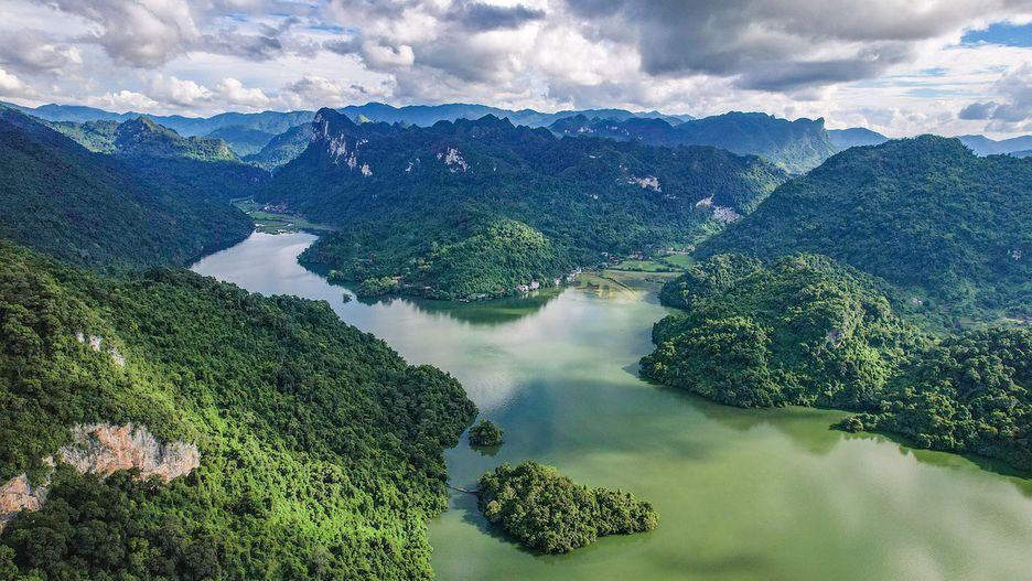 fot. Hoŕng Ph&ugrave;ng from Pixabay