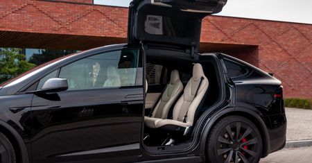 Tesla kończy produkcję Modelu S i X. Zamiast nich będzie... robot