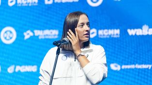 Iga Świątek miała się umówić z Agnieszką Radwańską na shopping. "Gdy wracam do domu, najbardziej tęsknię za prowadzeniem auta"