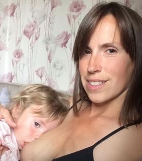 Blogerka karmiła 6-letniego syna piersią. Przekonuje innych, że to najlepsze rozwiązanie