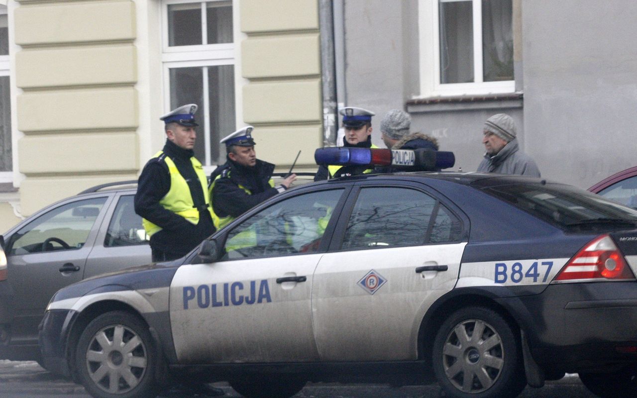Takie auta kiedyś jeździły po drogach Legnicy. Wyjątkowe archiwalne zdjęcia