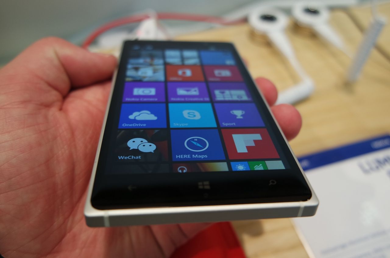 Lumia 830