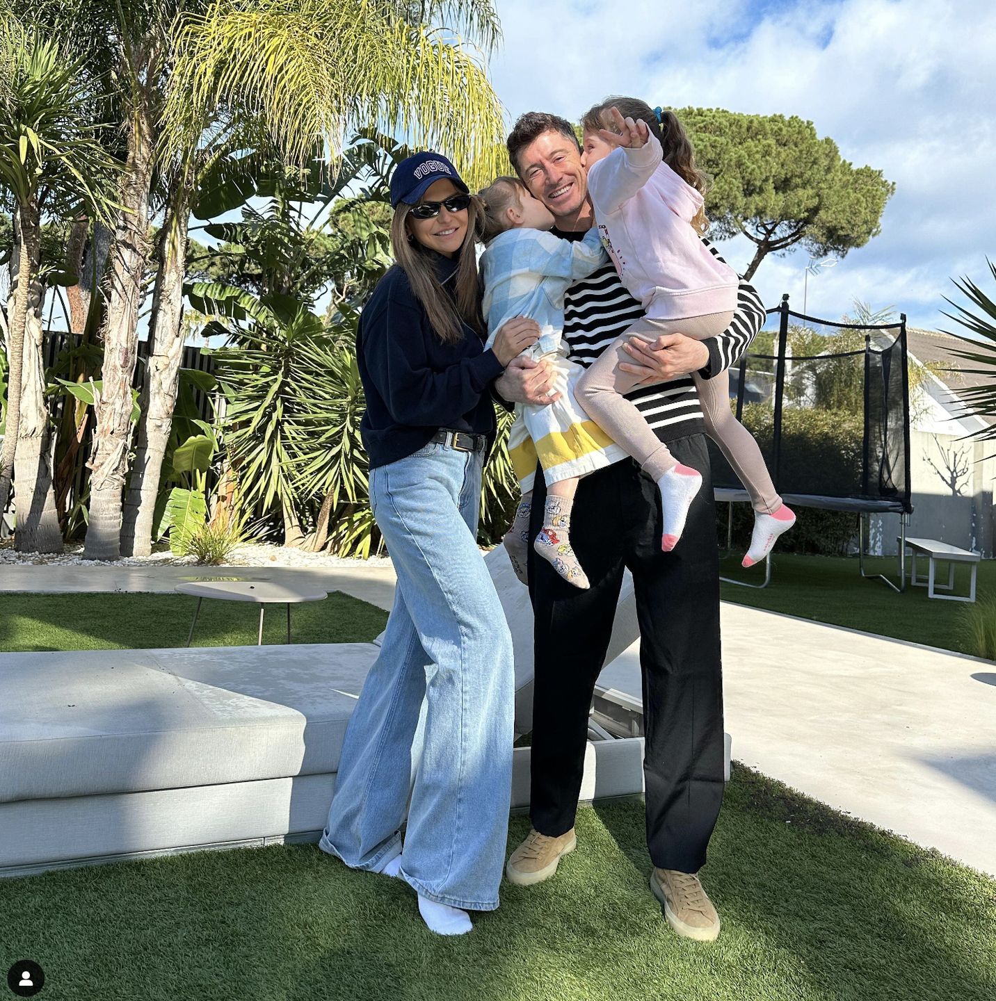 Anna. i Robert Lewandowscy z córkami