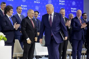 GPW odrabia straty. Orlen i banki liderami wzrostów po deklaracji Trumpa Davos