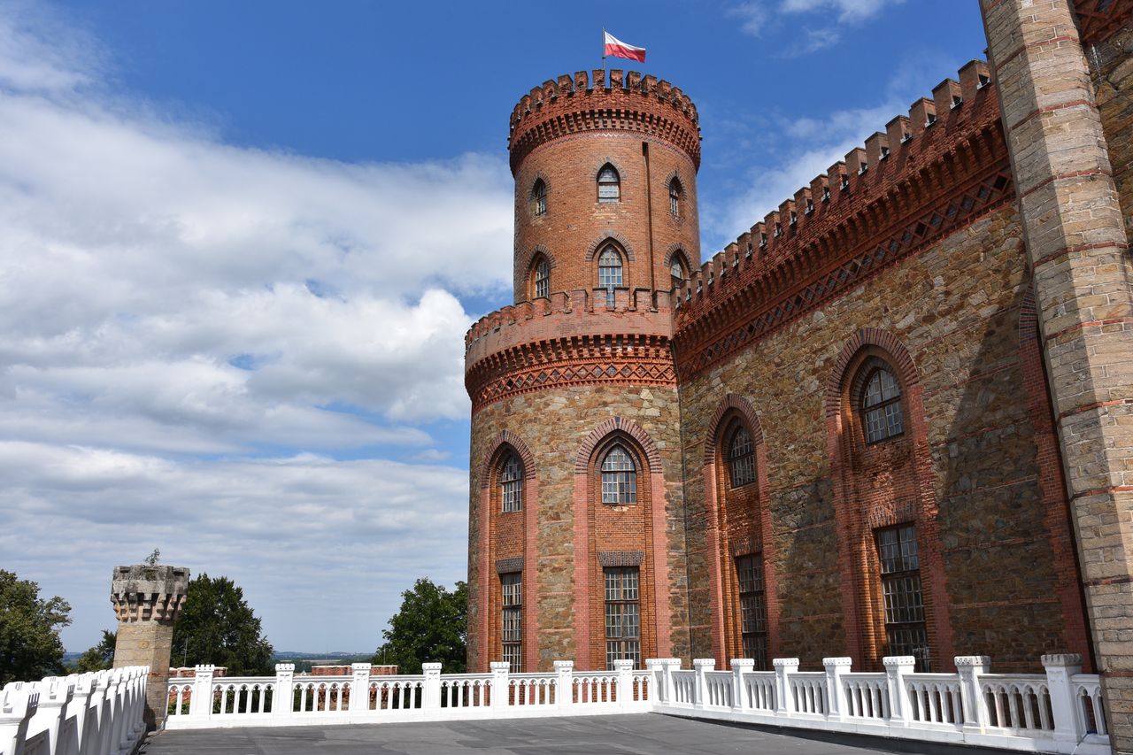 Ten pałac to diament. Duma Dolnego Śląska powoli odzyskuje okna