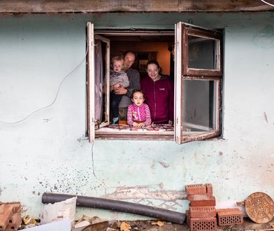 Zemdlała z głodu. Nie poszła do onkologa, bo wstydziła się spodni. Marzył o ptasim mleczku. Bieda w Polsce ma się dobrze