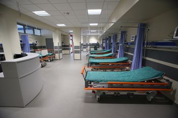 Personel szpitala bije na alarm. Wkrótce nie będzie salowych