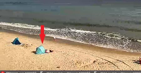 Ujęcie z plaży w Chłapowie. Spójrzcie na plażowiczów. Jak w Niemczech