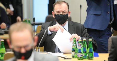 Gorąco w Sejmie. Kamiński w ogniu pytań. Chodzi o Strajk Kobiet i urodziny Radia Maryja