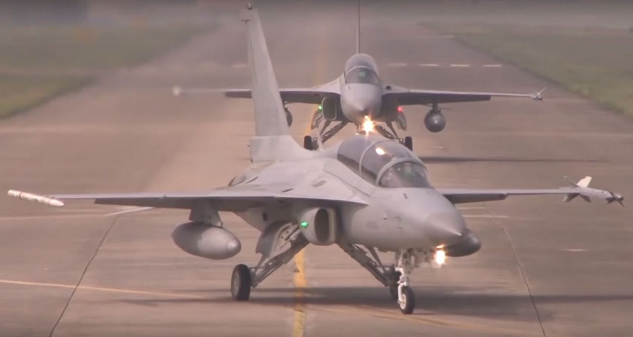 Korea Południowa testuje nowy zasobnik w samolotach FA-50