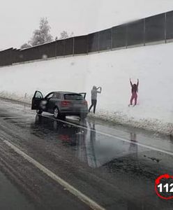 Sesja w śniegu na autostradzie. Kierowcy przecierali oczy ze zdumienia
