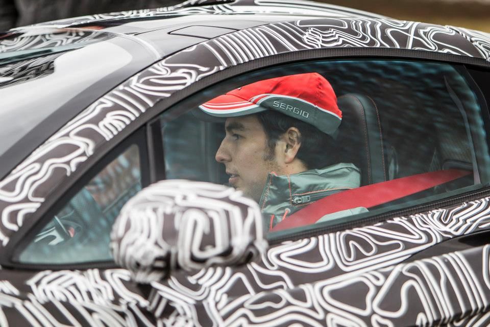 Sergio Perez i McLaren P1