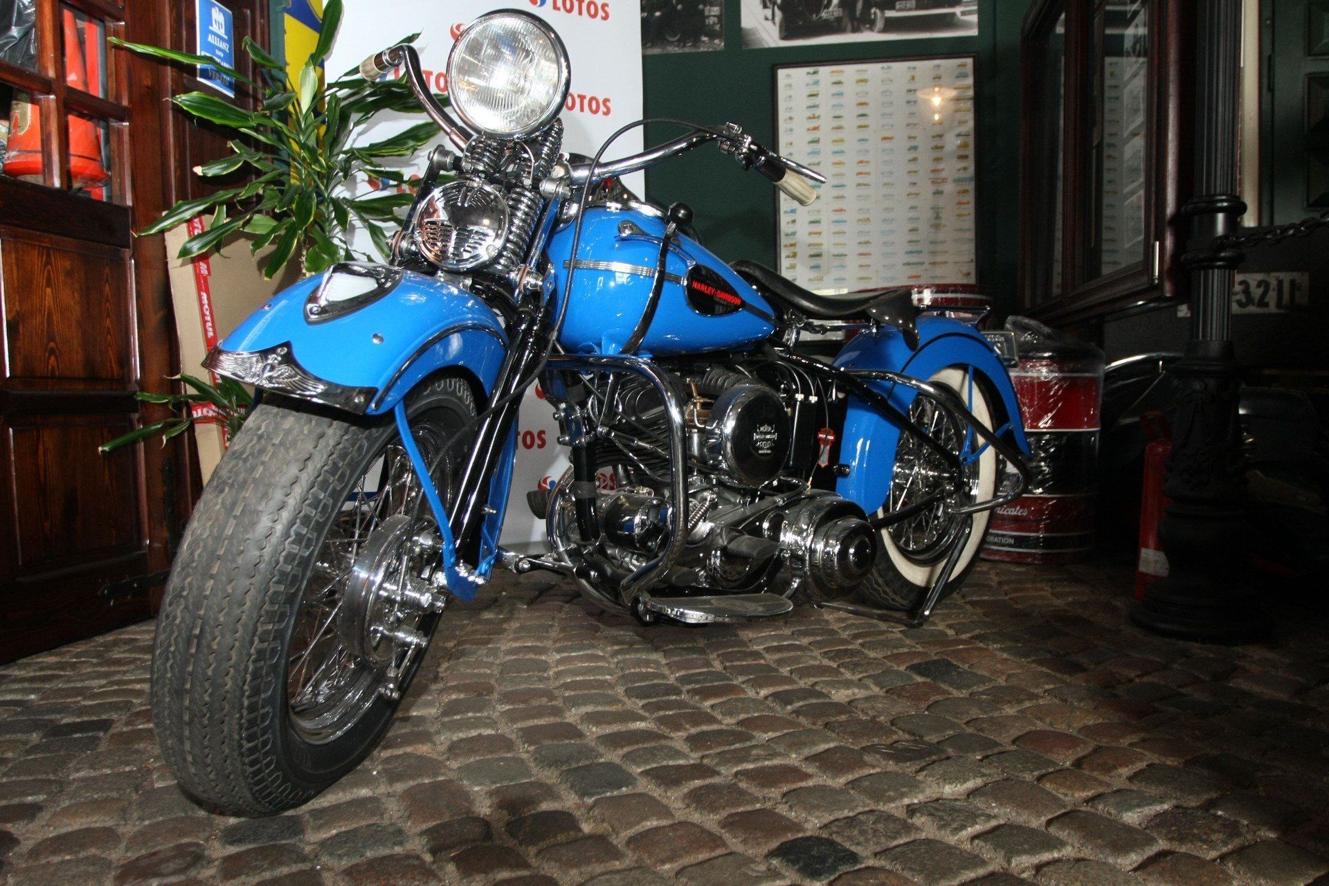 24.10.2012. GDYNIA NZ. MOTOR HARLEY DAVIDSON GDYNSKIE MUZEUM MOTORYZACJI FOT. TOMASZ BOLT / POLSKAPRESSE DZIENNIK BALTYCKI