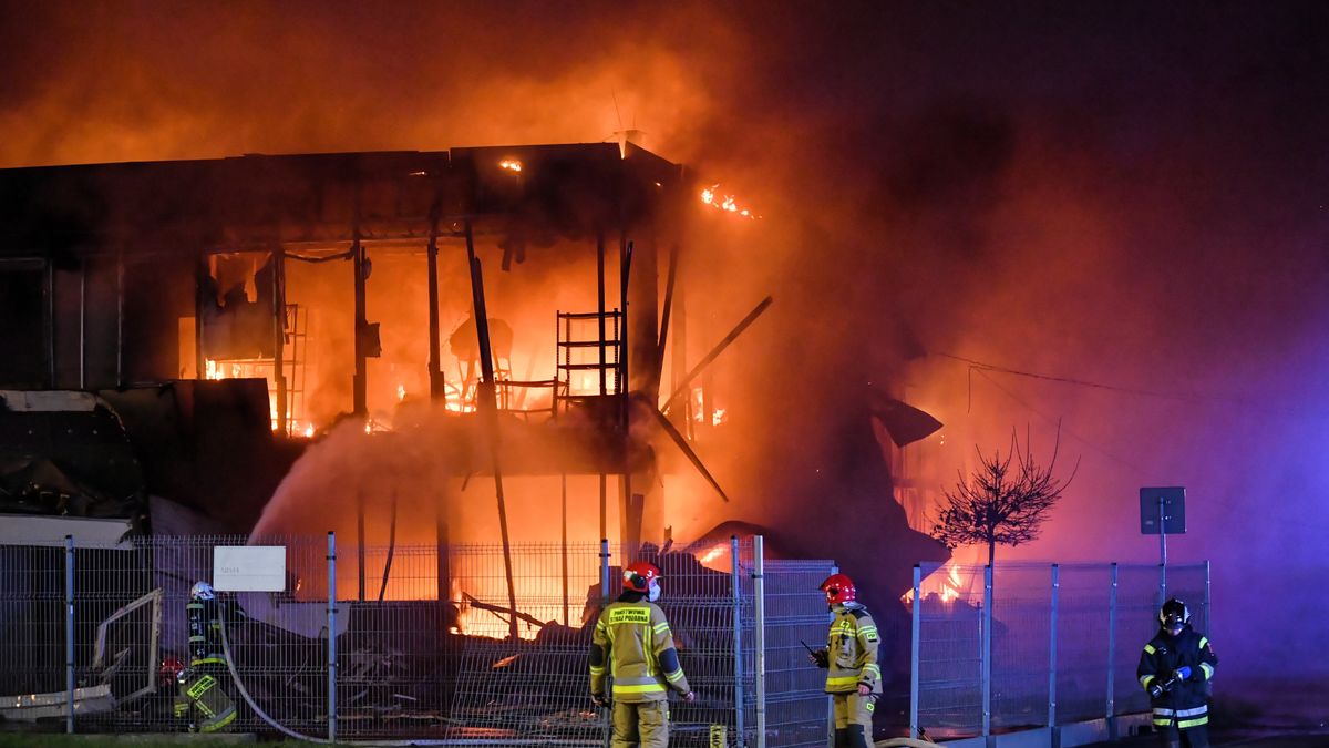 Pożar hali magazynowej w Lublinie 