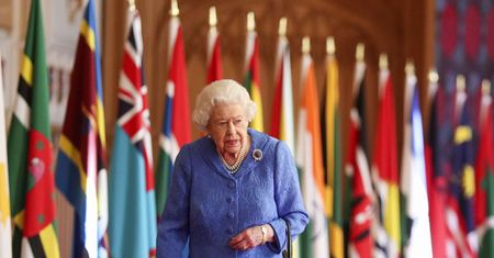 Królowa przemówiła. Kilka godzin przed Meghan i Harrym
