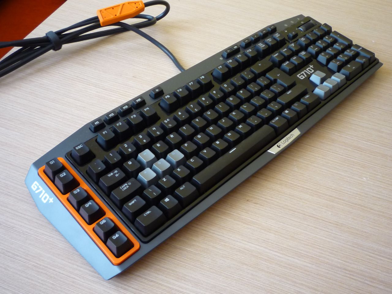 Logitech G710+ Mechanical Keyboard without detachable palmrest
