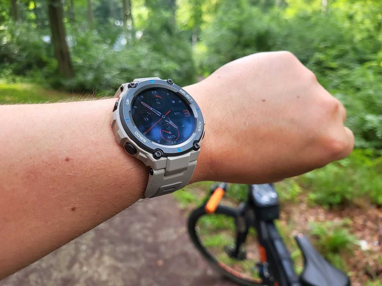 Amazfit T-Rex Pro - wytrzymały długodystansowiec [Recenzja]