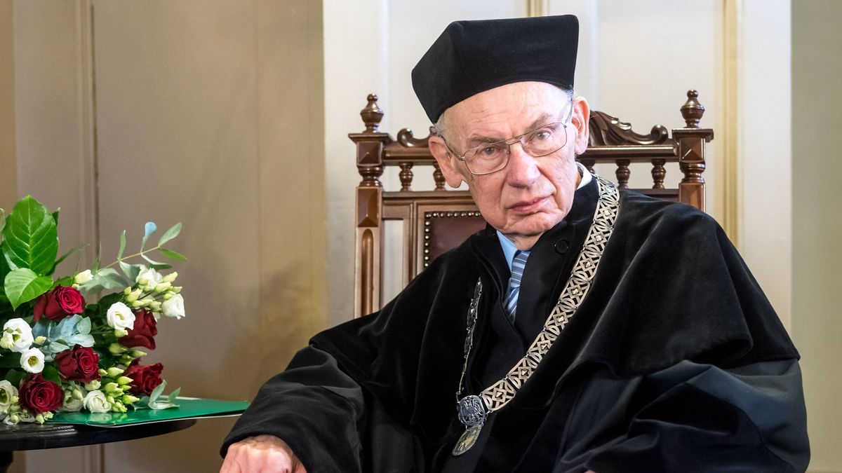 Prof. Michał Głowiński.