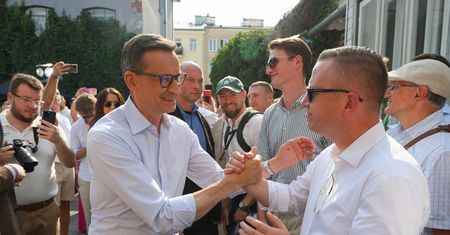 Kto zapłacił za imprezę Morawieckiego? Były premier odpowiada