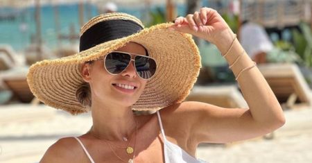 Izabela Janachowska pozuje na Malediwach w skąpym kostiumie kąpielowym (FOTO)