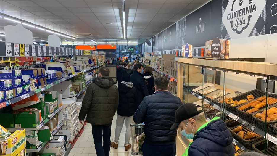 Kolejki w Lidlach podczas sylwestra
