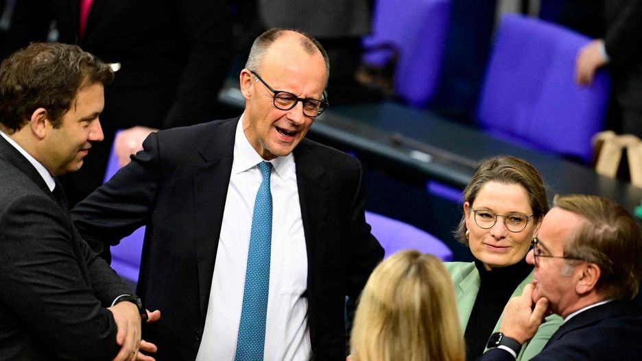 Archiwum zagraniczne East News 2025-11
German Chancellor Friedrich Merz (2nd,L) confers with German Finance Minister and Vice Chancellor Lars Klingbeil (L), German Defence Minister Boris Pistorius (R), German Minister for Justice and Consumer Protection Stefanie Hubig (2nd,R) and German Minister for Housing, Urban Development and Building Verena Hubertz (C)prior to a general debate on the budget of the Federal Chancellery at the Bundestag, Germany's lower house of parliament in Berlin on November 26, 2025. (Photo by Tobias SCHWARZ / AFP)
TOBIAS SCHWARZ